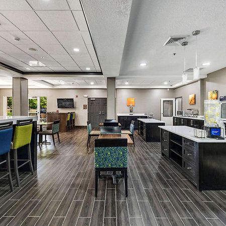 Comfort Inn & Suites Logan Near University Exteriér fotografie