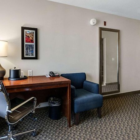 Comfort Inn & Suites Logan Near University Exteriér fotografie