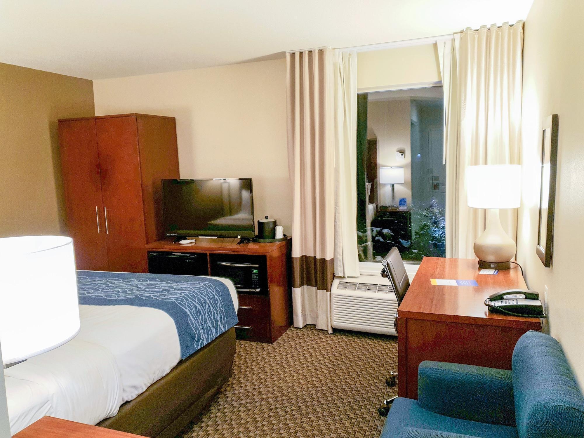 Comfort Inn & Suites Logan Near University Exteriér fotografie