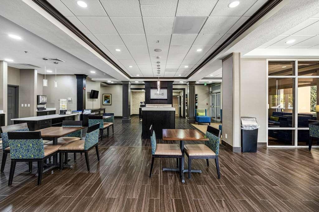 Comfort Inn & Suites Logan Near University Restaurace fotografie