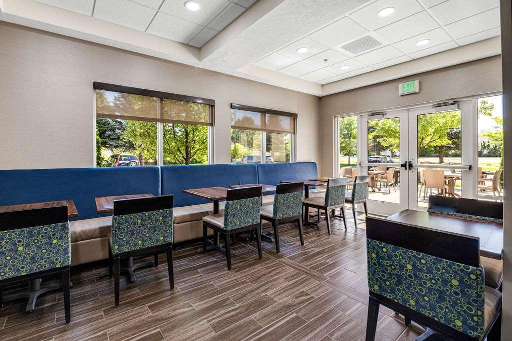 Comfort Inn & Suites Logan Near University Restaurace fotografie