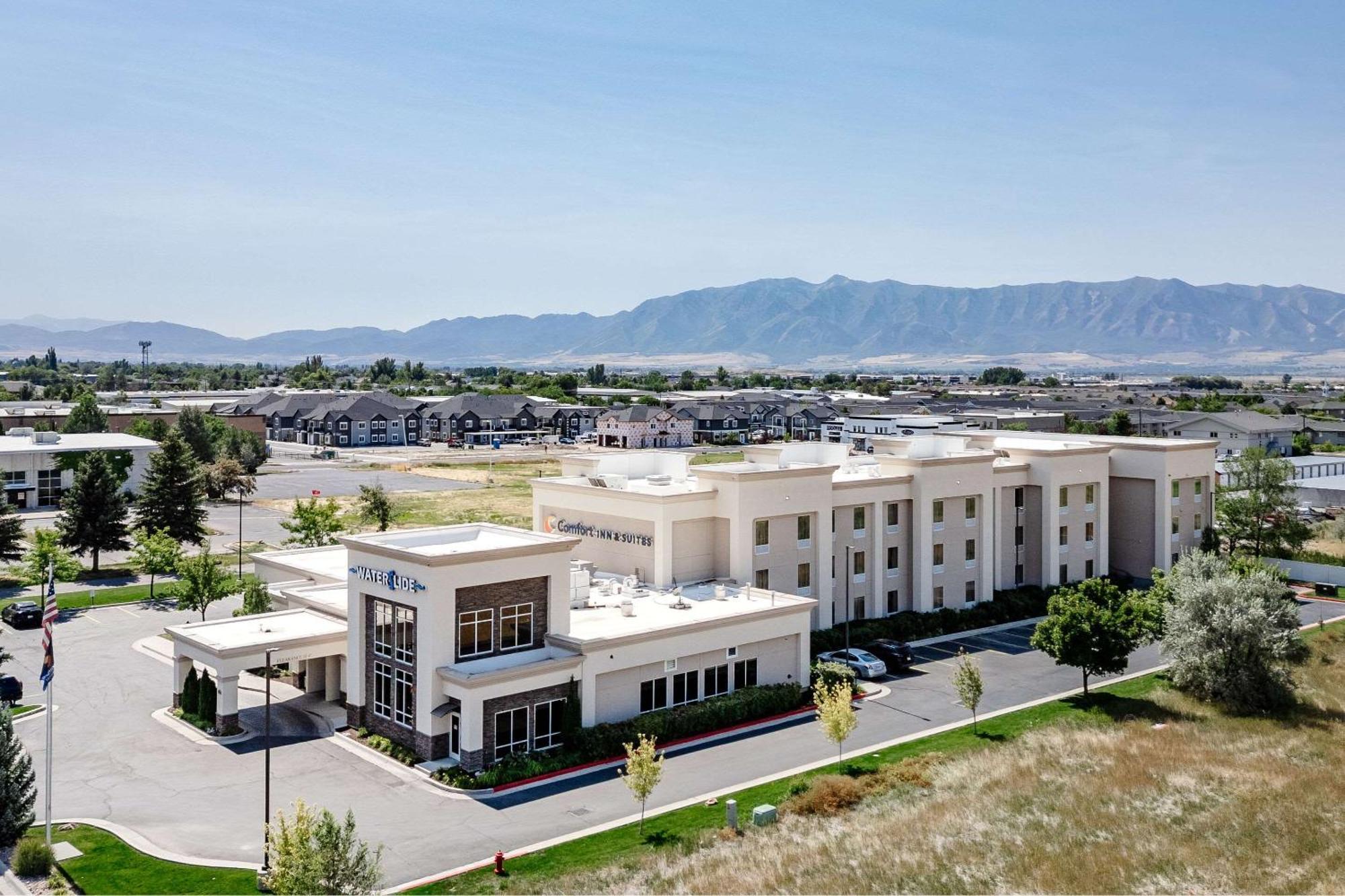 Comfort Inn & Suites Logan Near University Exteriér fotografie